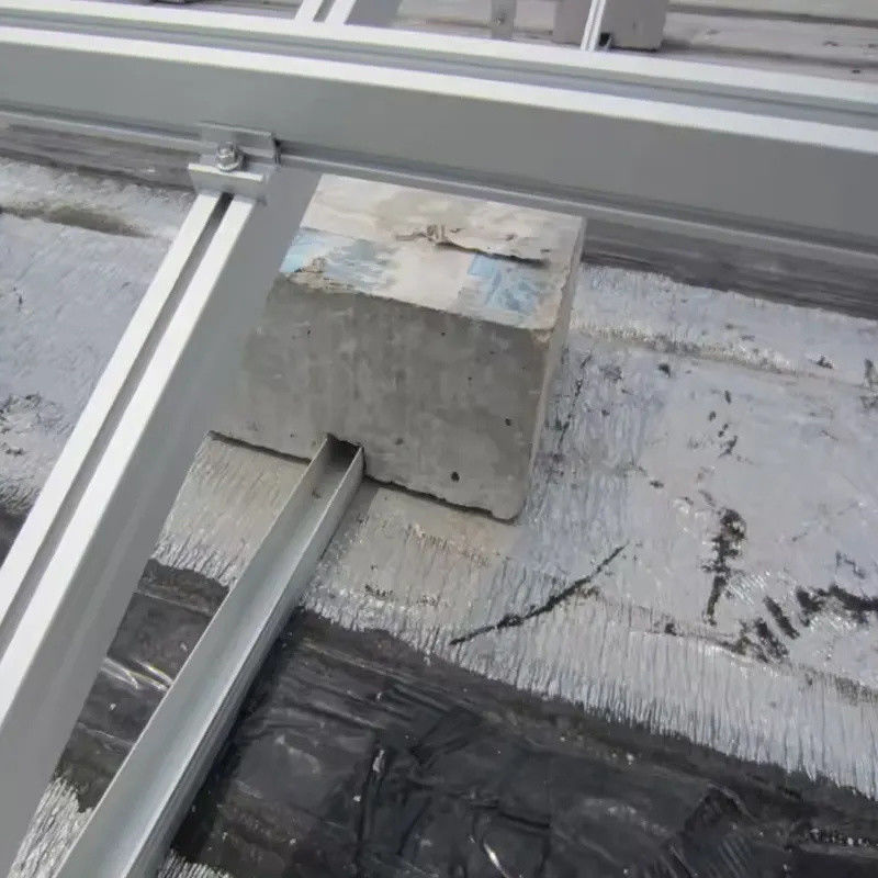 Instalación de paneles solares con soporte fotovoltaico soporte flexible para techo de metal corrugado